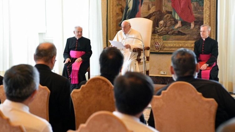Il Papa parla ai partecipanti al Capitolo Generale degli Agostiniani dell'Assunzione 