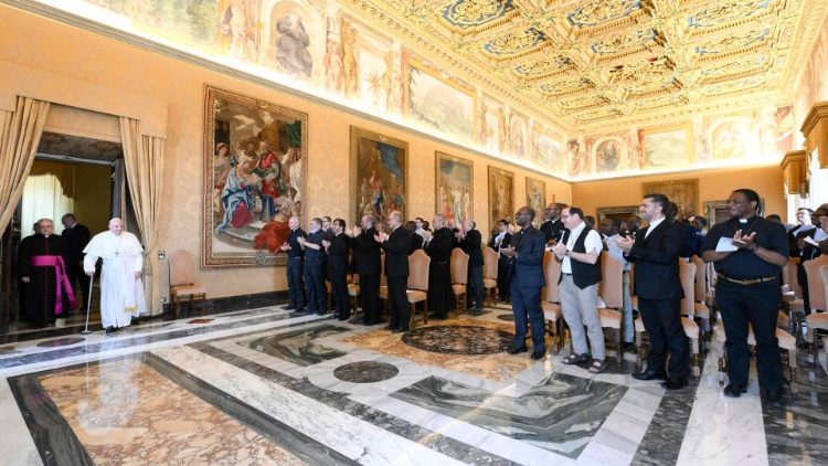 Le Pape François reçoit en salle du consistoire les membres du 34e chapitre général des Augustins de l'Assomption, le 22 juin 2023. 
