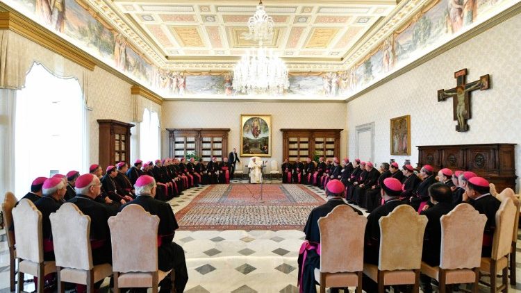 El Papa y el tercer grupo de Obispos de México