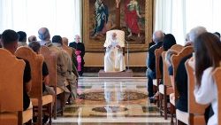 Papa Franjo se obraća sudionicima generalnoga kapitula Kongregacije sluga Paraklita