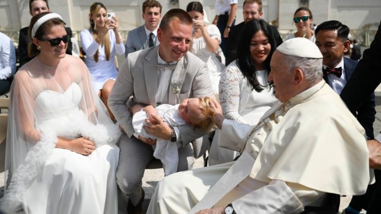 Auch junge Brautpaare können den Papst treffen