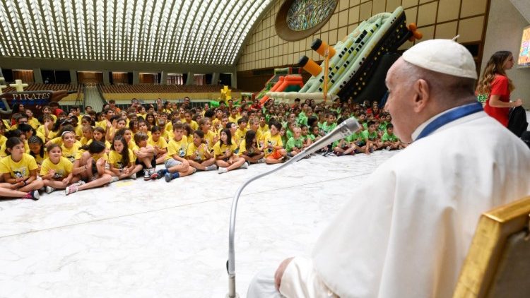 Папата в диалог с децата 