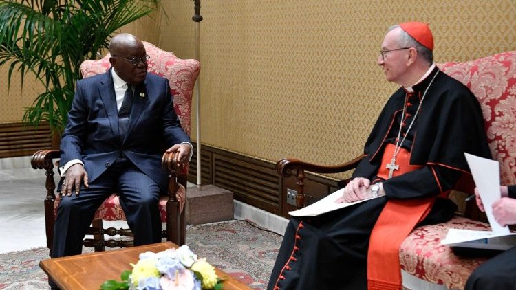 Il presidente del Ghana con il cardinale Parolin