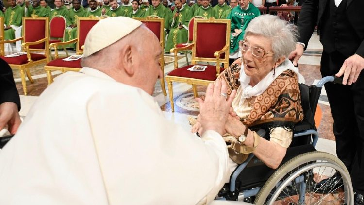 Pope Francis and an elderly lady