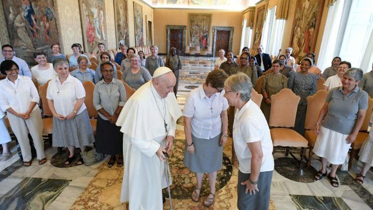 Le Pape François a reçu en audience les religieuses de Marie Immaculée missionnaires clarétaines, lundi 24 juillet 2023. 