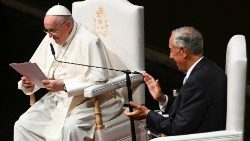 Papež pronáší první promluvu na portugalské půdě při setkání s politickými představiteli, občanskou společností a diplomatickým sborem