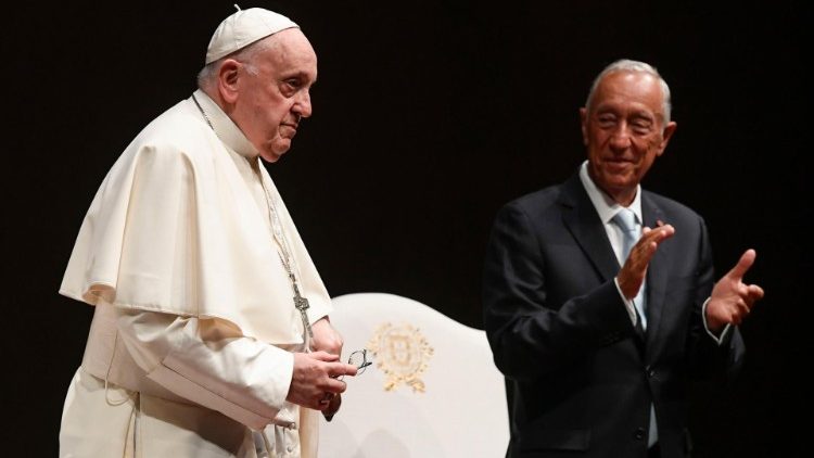 Papst Franziskus bei der Begegnung mit den Politischen Vertretern und dem Diplomatischen Korps