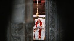 Le Pape François lors des vêpres à Lisbonne, le 3 août 2023. 