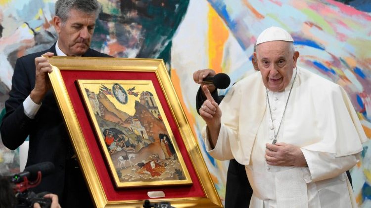 Papež Frančišek spregovoril o ikonu Dobrega samarijana, ki jo je poklonil skupnosti Scholas Occurrentes v Cascaisu 