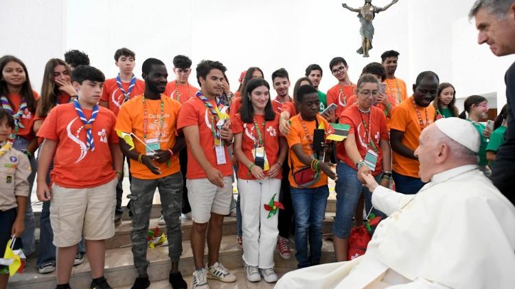 Pope Francis meets with charitable workers in Lisbon