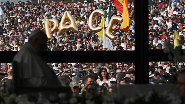 La multitud de fieles en Fátima