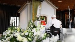 Papež ve fatimské kapli Zjevení