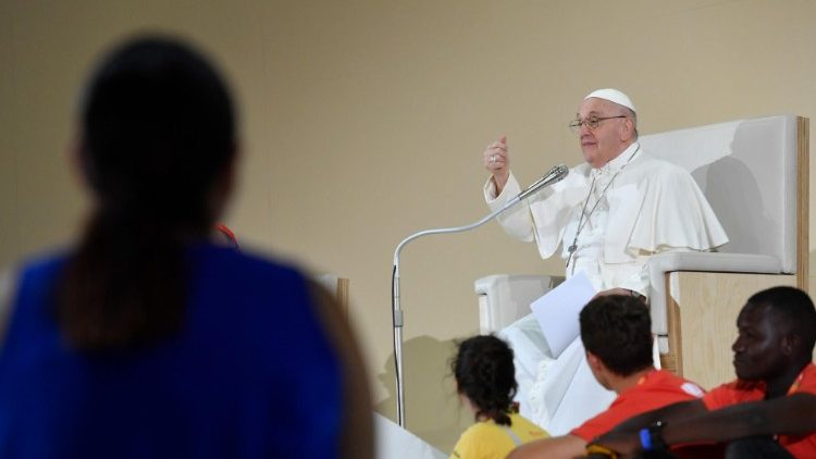 Папа Франциск на молитвенном бдении ВДМ-23 (Лиссабон, 5 августа 2023 г.)