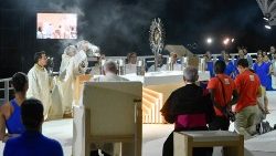 Bei der Vigil in Lissabon: Eucharistische Anbetung