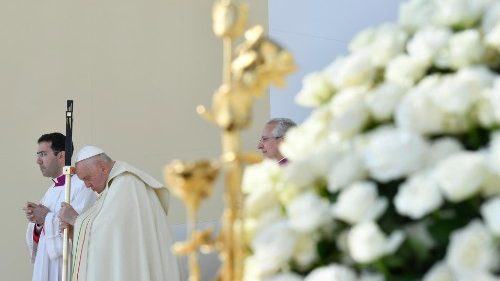 Papež při mši Světových dní mládeže: Nezáříme ve světle ramp, ale když milujeme jako Ježíš