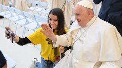 Schnell noch ein Selfie mit dem Papst...