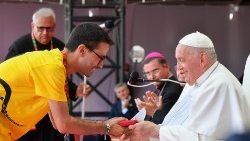 O encontro do Papa com os voluntários da JMJ no Passeio Marítimo de Algés, em Oeiras