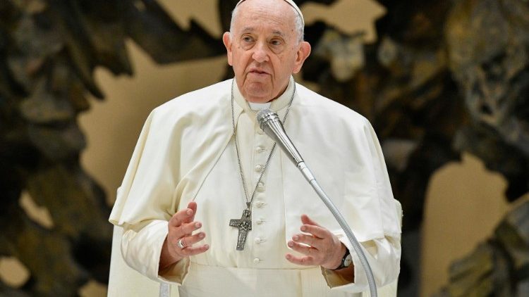 Папа Франциск на общей аудиенции 9 августа 2023 г. в Ватикане