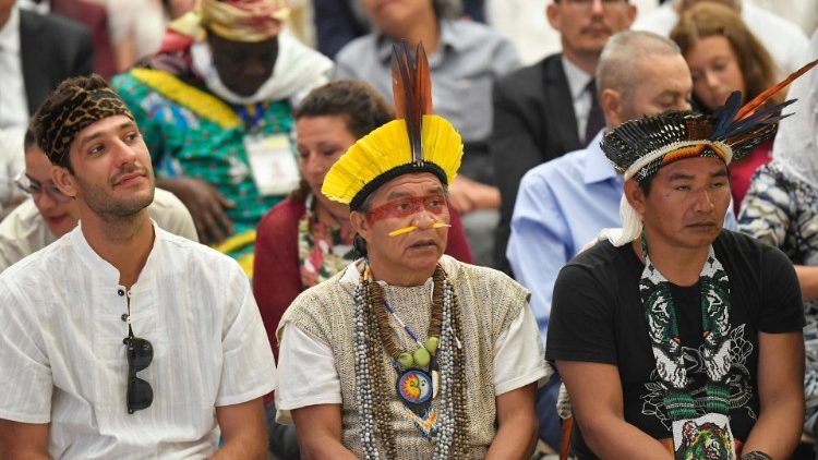 Na audiência geral, Indígenas da aldeia sagrada do povo Yawanawà, no Acre (Vatican Media)