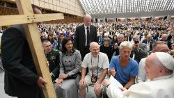 Popiežius pasveikino pėsčiomis atkeliavusius švedų piligrimus