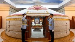 2023.09.02 Viaggio Apostolico in Mongolia - Cerimonia di benvenuto e visita al Presidente della Mongolia