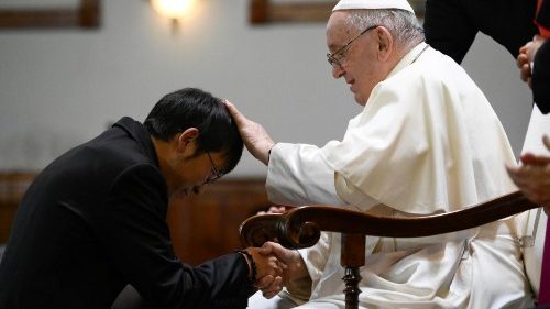 Papa aos consagrados: Deus ama a pequenez, não temer os insucessos