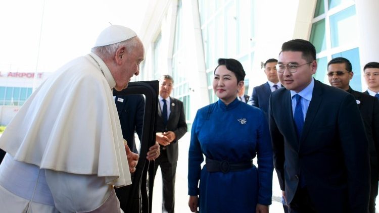 El Papa con la ministra de Asuntos Exteriores de Mongolia
