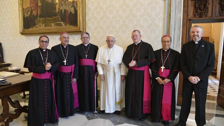 Membros da presidência do CELAM com o Papa Francisco 