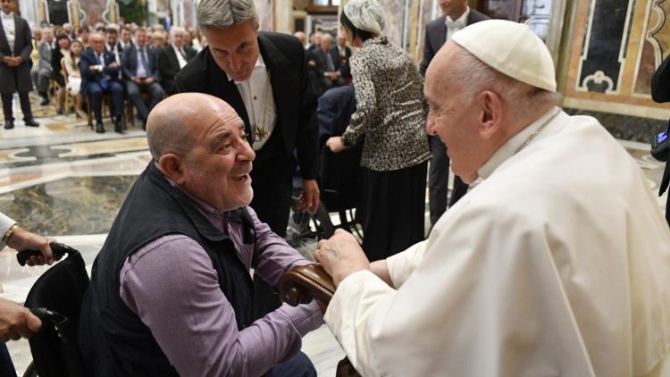 Papa Francisko amekutana na wafanyakazi waliopata ajali kazini na ni walemavu