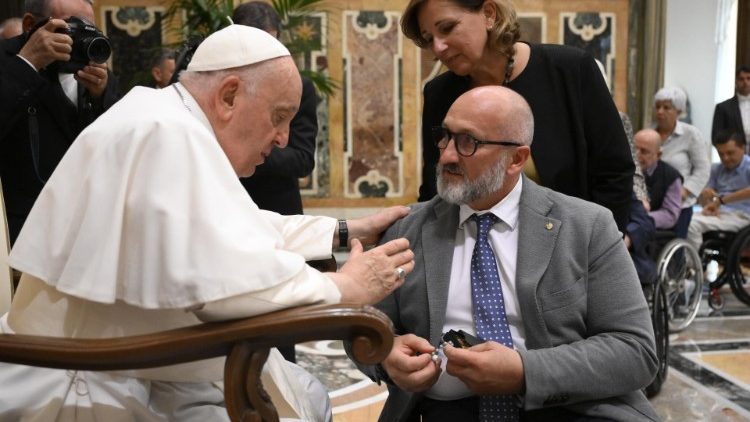 Pope Francis meets with workers' association
