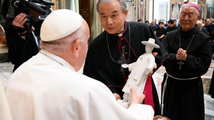 Папата с поклонниците от Кореа