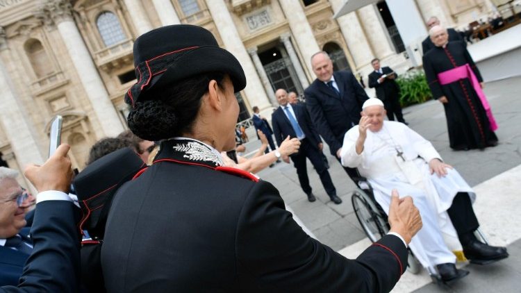 Pope Francis' encounter with Italian 'Carabinieri'