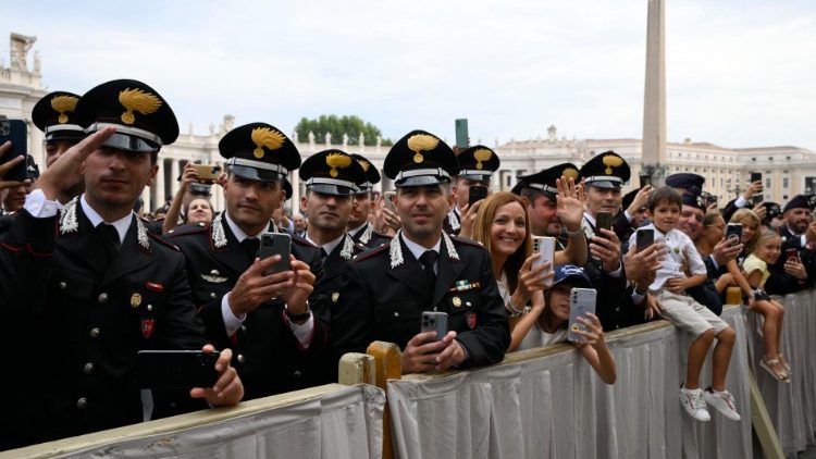 Audiencia del Papa con militares y oficiales del Cuerpo de Carabinieri