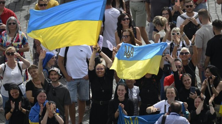 Ukrainian flags at Pope Francis' Angelus address in the Vatican