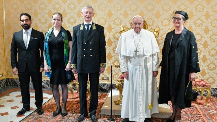 O Papa recebe em audiência o novo embaixador da Rússia
