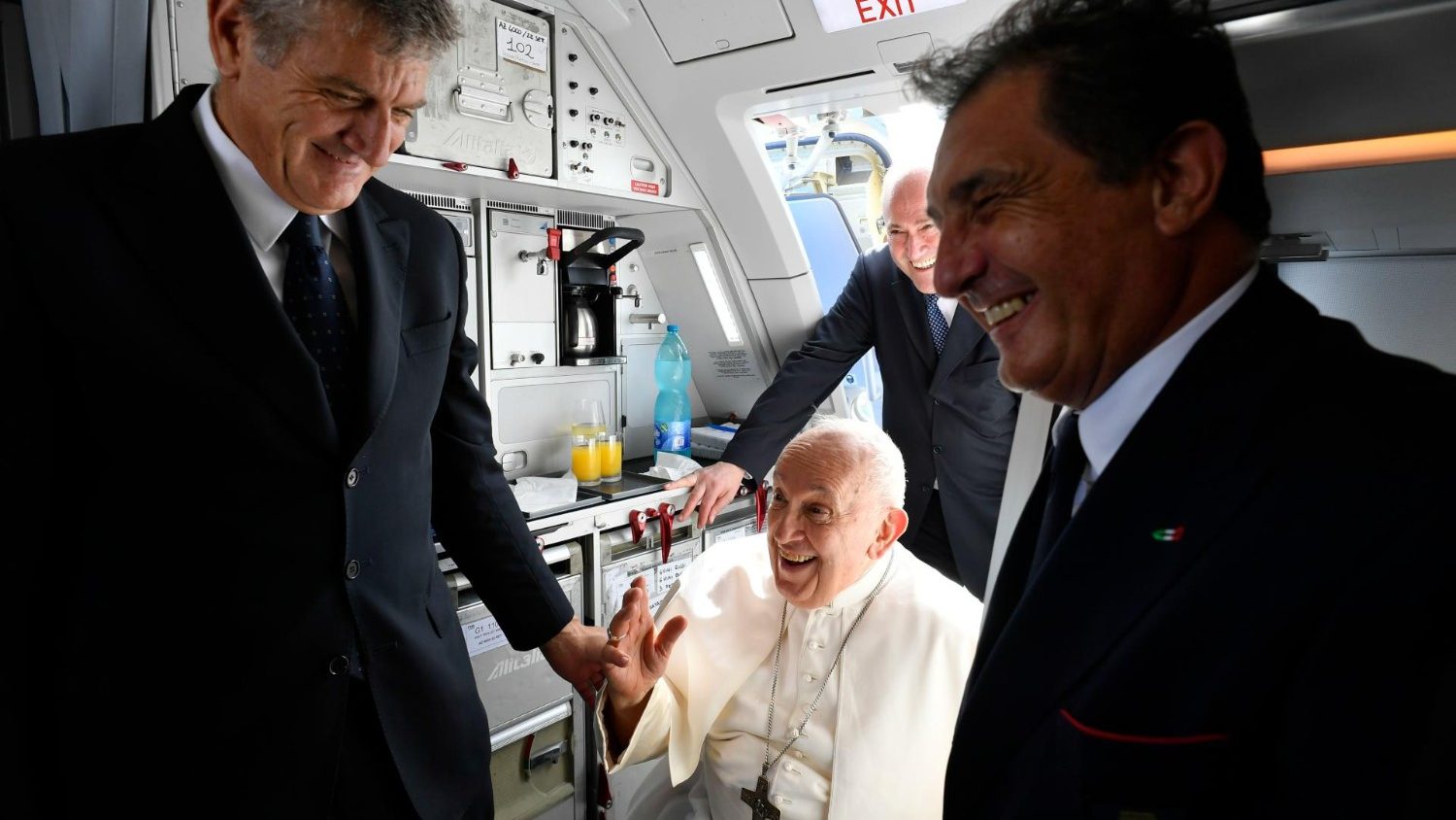 Pope Francis departs for Apostolic Journey to Marseille