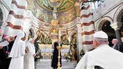 Eftermiddagen den 22 september mötte påven Franciskus Marseilles stifts präster, diakoner, seminarister och gudsvigda i stadens katedral Notre-Dame-de-la-Garde för att tillsammans med dem be till Vår Fru