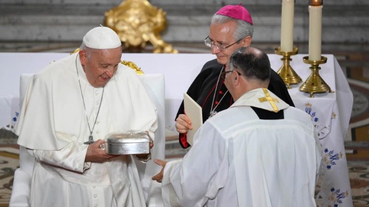 La ofrenda del Papa a Nuestra Señora de la Guardia