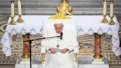 Papež  hovoří ke kněžím, řeholníkům, řeholnicím a jáhnům marseilleské diecéze v bazilice Notre Dame de la Garde