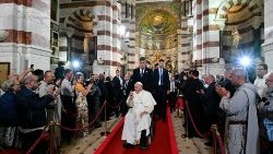 Папата с духовенството на Марсилия
