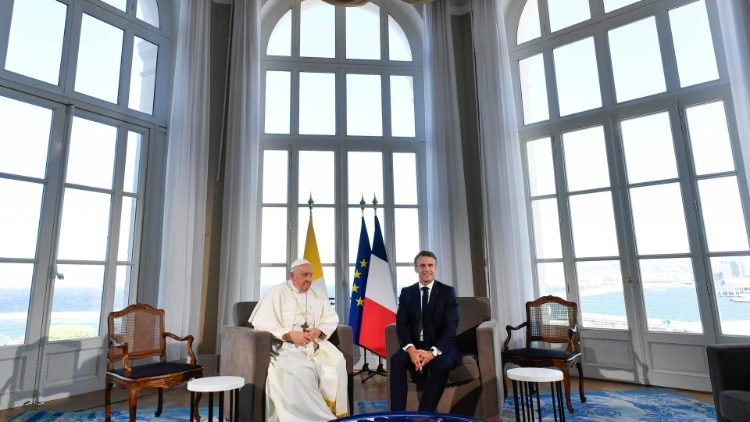 Ferenc pápa és Emmanuel Macron francia elnök találkozója Marseille-ben