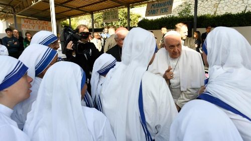 El Papa visita a las Misioneras de la Caridad: La fraternidad es una profecía