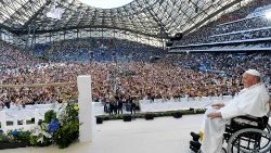 2023.09.23 Pāvests Francisks Marseļā. Svētās Mises laikā Velodroma stadionā