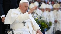 Pope Francis thanks his hosts at the conclusion of Holy Mass in Marseille's Velodrome Stadium