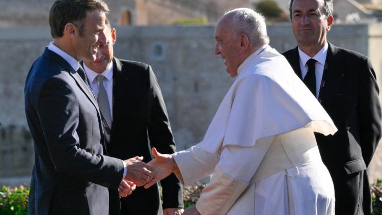 Papa Francesco incontra a Marsiglia il presidente francese Emmanuel Macron
