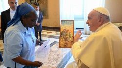 Pope Francis meeting the Little Sister of Jeus in the Vatican