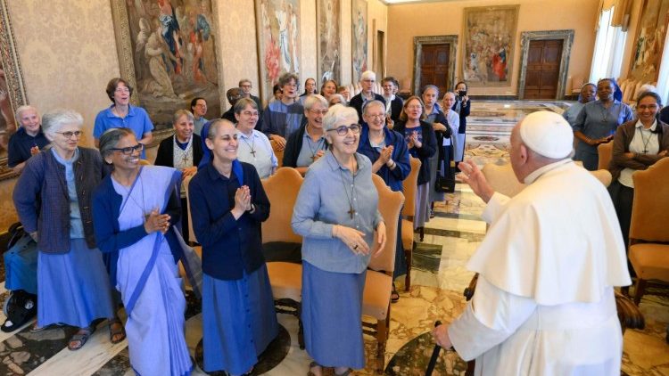 Ferenc pápa fogadta a Jézus kistestvérei női szerzetesrend nagykáptalanjának résztvevőit
