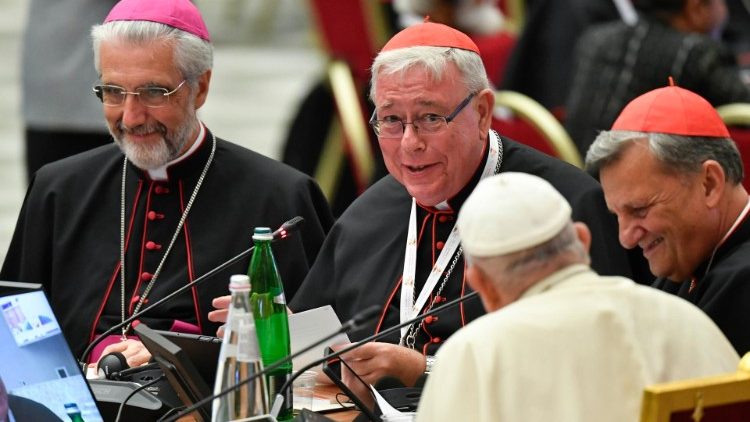 Antras iš kairės: kardinolas J.-C. Hollerichas SJ