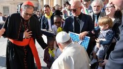 Il Papa con il cardinale Lojudice e i fedeli dalla Toscana