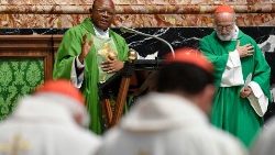 Kardinal Ambongo bei der Messe im Petersdom